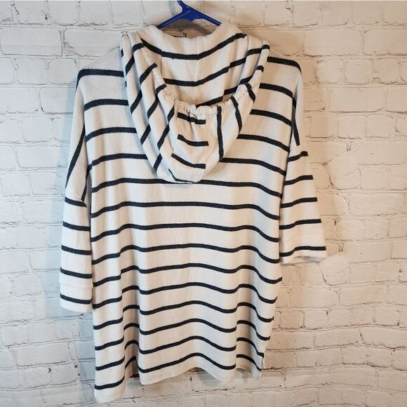 Women's Chaser oversize sweatshirt hoodie, size XL - Picture 4 of 4